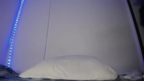 Snapshot of denzo_cornell chatting on 11-06-25, 02:23 denzo online show from 11-06-25, 02:23