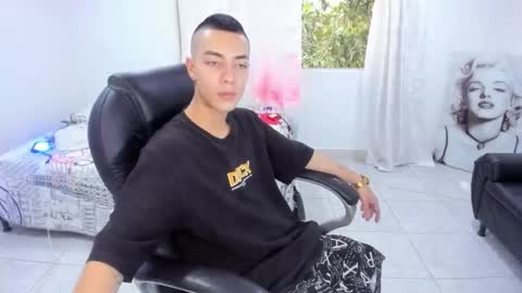 Dereck Boy online show from 10-13-25, 09:04