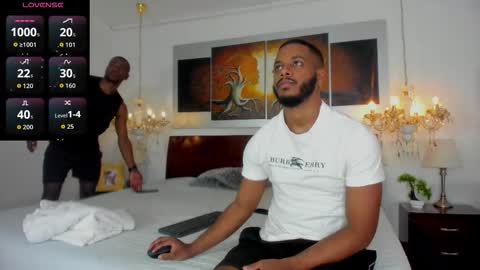 Snapshot of dereckandjake chatting on 11-08-25, 11:43 Dereck and Jake online show from 11-08-25, 11:43