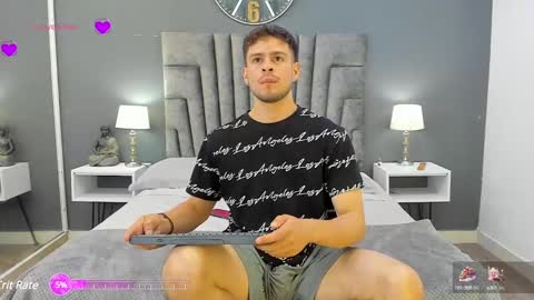 Snapshot of derek_hussain chatting on 12-21-24, 08:00 Derek Hussain online show from 12-21-24, 08:00