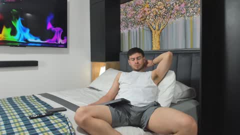 Snapshot of derek_hussain chatting on 01-22-25, 01:53 Derek Hussain online show from 01-22-25, 01:53