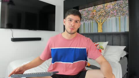 Snapshot of derek_hussain chatting on 01-28-25, 08:58 Derek Hussain online show from 01-28-25, 08:58