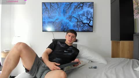 Snapshot of derek_hussain chatting on 02-04-25, 08:17 Derek Hussain online show from 02-04-25, 08:17