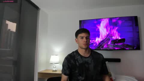 Snapshot of derek_hussain chatting on 02-05-25, 10:55 Derek Hussain online show from 02-05-25, 10:55