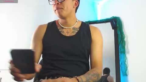 Derek online show from 01-05-26, 07:06