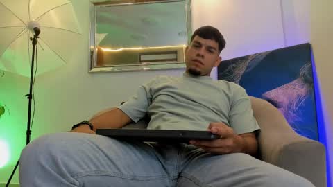 derek online show from 11-04-25, 12:04