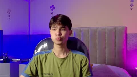 derek_sinn online show from 04-05-26, 01:08