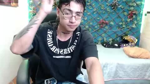 dereck online show from 10-01-25, 03:23