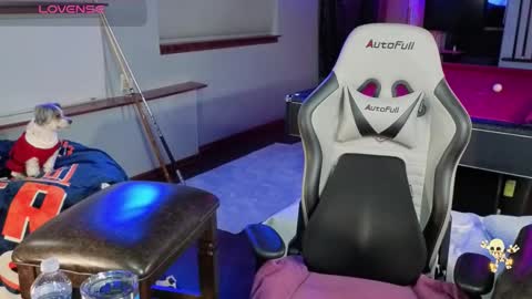 Derrick 52 and Brittany 50 online show from 12-19-25, 01:51