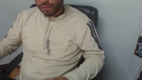 Snapshot of derrik_ chatting on 01-14-26, 11:49 online show from 01-14-26, 11:49