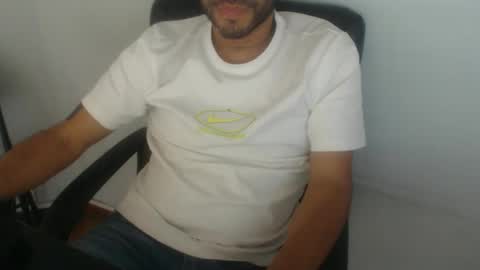 Snapshot of derrik_ chatting on 04-16-26, 05:36 online show from 04-16-26, 05:36