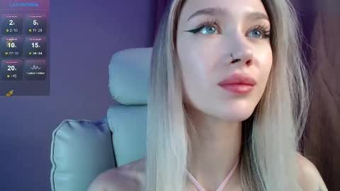 Snapshot of des_ch chatting on 10-15-25, 05:24 Ari online show from 10-15-25, 05:24