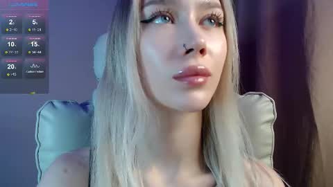 Snapshot of des_ch chatting on 10-19-25, 05:13 Ari online show from 10-19-25, 05:13