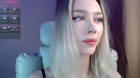 Snapshot of des_ch chatting on 10-23-25, 06:06 Ari online show from 10-23-25, 06:06