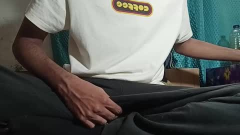 desi_boy799417 online show from 02-11-25, 11:21