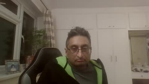 desiboi9 online show from 02-19-25, 12:25