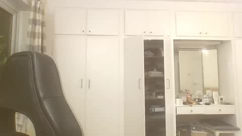 desiboi9 online show from 09-20-25, 11:39