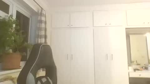 desiboi9 online show from 09-22-25, 11:40