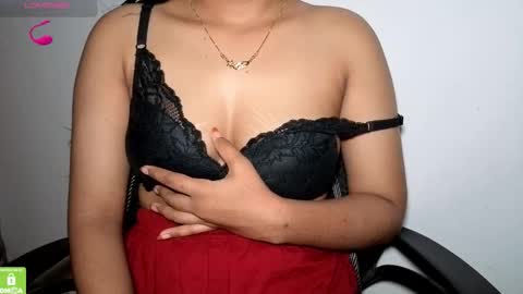 Snapshot of desicoupleshow chatting on 10-30-25, 07:14 Eva and Adam online show from 10-30-25, 07:14