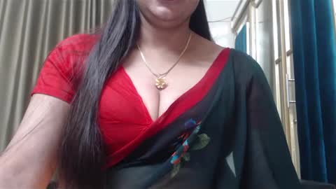 Snapshot of desimaisa130 chatting on 12-13-24, 05:00 Maisa online show from 12-13-24, 05:00