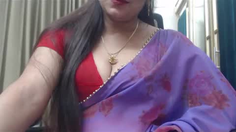 Snapshot of desimaisa130 chatting on 12-16-24, 04:49 Maisa online show from 12-16-24, 04:49