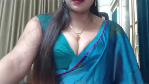Snapshot of desimaisa130 chatting on 12-19-24, 04:24 Maisa online show from 12-19-24, 04:24