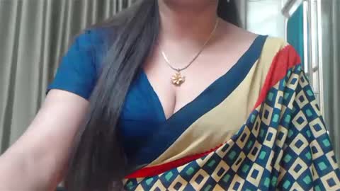 Snapshot of desimaisa130 chatting on 12-25-24, 03:49 Maisa online show from 12-25-24, 03:49