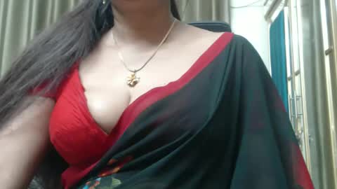Snapshot of desimaisa130 chatting on 12-26-24, 09:58 Maisa online show from 12-26-24, 09:58