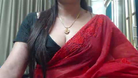 Snapshot of desimaisa130 chatting on 12-29-24, 08:15 Maisa online show from 12-29-24, 08:15
