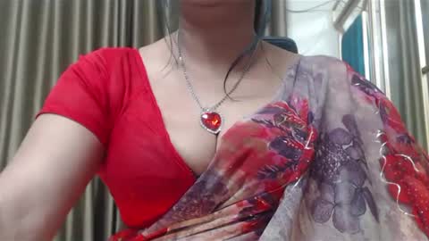 Snapshot of desimaisa130 chatting on 01-24-25, 03:34 Maisa online show from 01-24-25, 03:34