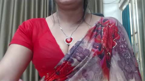 Snapshot of desimaisa130 chatting on 01-24-25, 07:18 Maisa online show from 01-24-25, 07:18