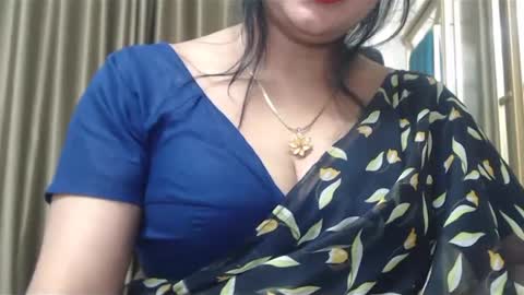 Snapshot of desimaisa130 chatting on 01-31-25, 05:21 Maisa online show from 01-31-25, 05:21