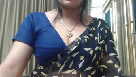 Snapshot of desimaisa130 chatting on 01-31-25, 08:54 Maisa online show from 01-31-25, 08:54