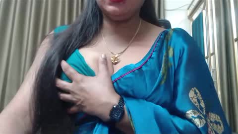 Snapshot of desimaisa130 chatting on 03-04-25, 05:45 Maisa online show from 03-04-25, 05:45