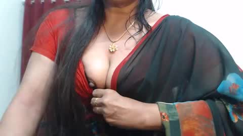 Snapshot of desimaisa130 chatting on 09-13-25, 04:07 Maisa online show from 09-13-25, 04:07