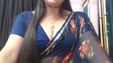 Snapshot of desimaisa130 chatting on 10-13-25, 04:40 Maisa online show from 10-13-25, 04:40