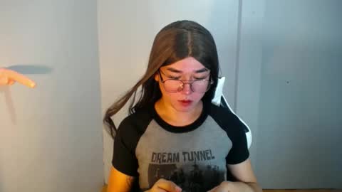 LORINE online show from 01-04-25, 04:54