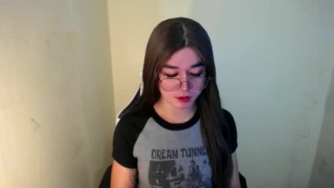 LORINE online show from 02-06-25, 02:22