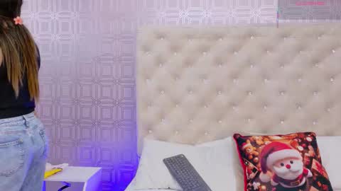 Sara Desire online show from 11-25-25, 12:16