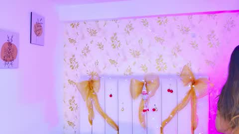 Sara Desire online show from 12-20-25, 12:23