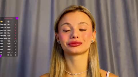 Snapshot of desireeclipse chatting on 11-04-25, 06:01 Willow online show from 11-04-25, 06:01