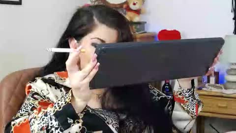 Snapshot of desirehellen chatting on 10-09-25, 06:55 HellenMoon online show from 10-09-25, 06:55