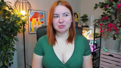 LAYLA online show from 11-13-25, 07:40