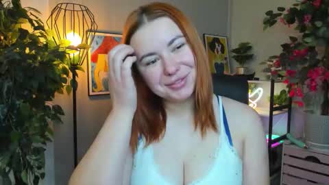 LAYLA online show from 11-25-25, 07:30