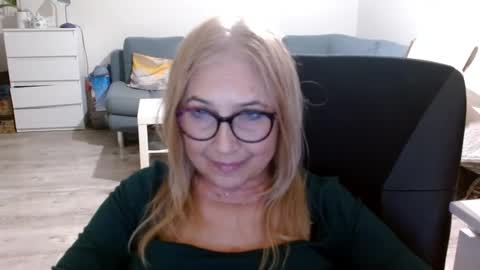 S O F I A online show from 02-11-25, 06:01