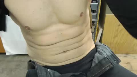 Snapshot of desperado3000 chatting on 12-17-25, 08:20 desperado3000 online show from 12-17-25, 08:20