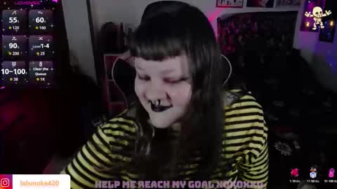 Snapshot of destroyall420 chatting on 11-13-25, 11:47 Lola Bdsm and fries online show from 11-13-25, 11:47