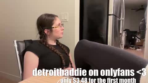 Snapshot of detroitbaddie chatting on 03-07-25, 02:15 detroitbaddie online show from 03-07-25, 02:15