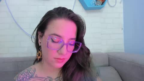 Snapshot of deva_blue chatting on 02-10-25, 06:53 Deva Blue online show from 02-10-25, 06:53
