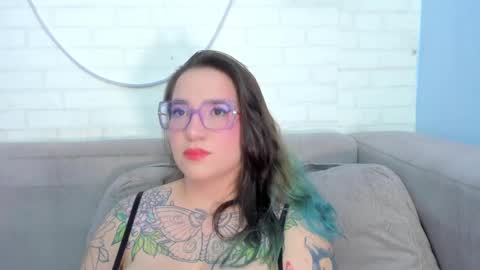 Snapshot of deva_blue chatting on 02-26-25, 05:31 Deva Blue online show from 02-26-25, 05:31